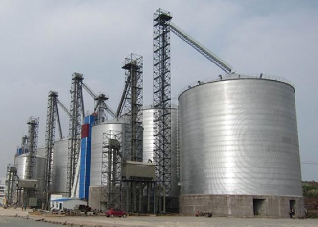 合山大型钢板库构造参数及水泥储存质量